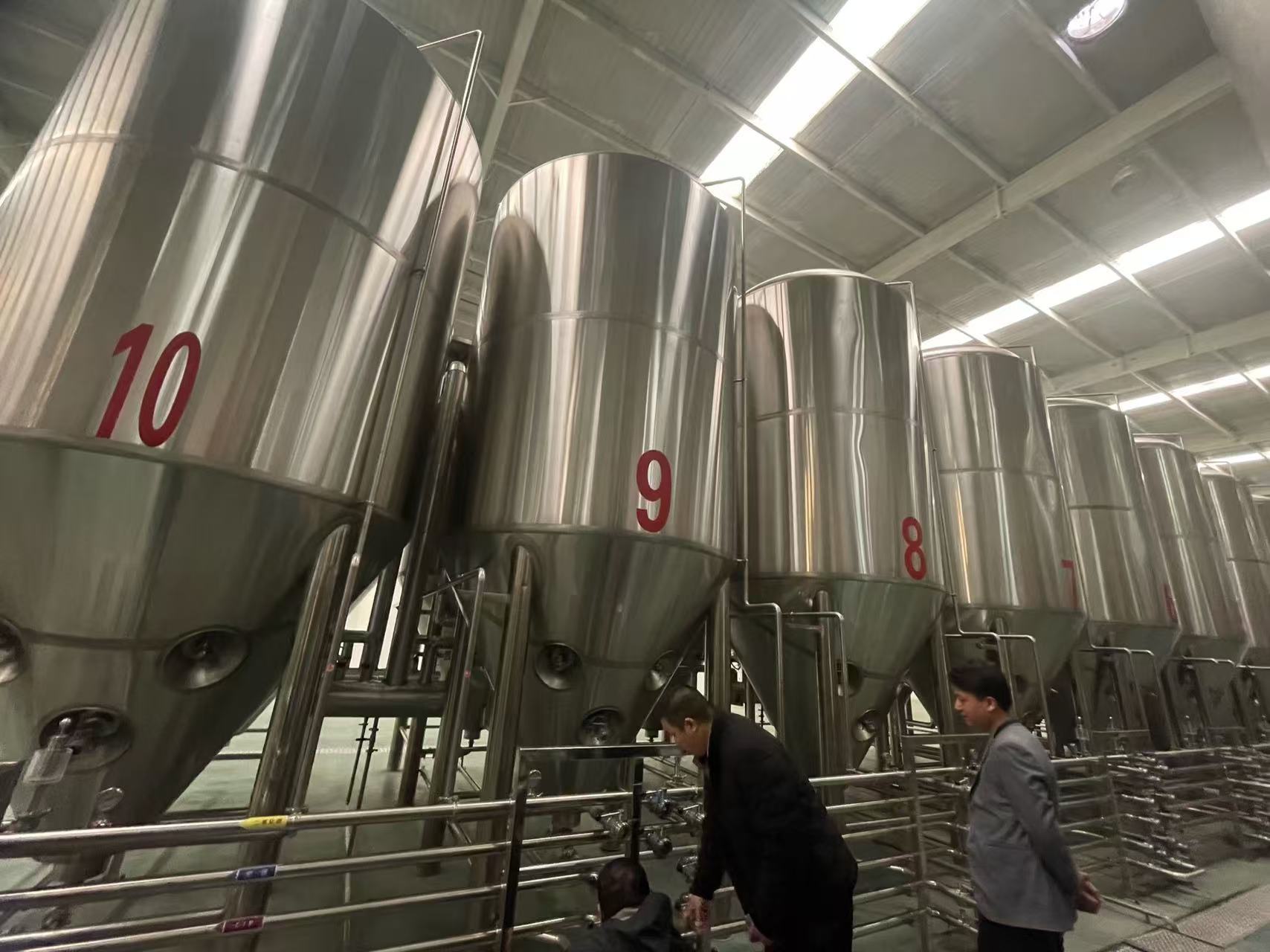 沧州精酿啤酒设备厂—平面布置、设备设计、制造、调试、培训等一条龙服务